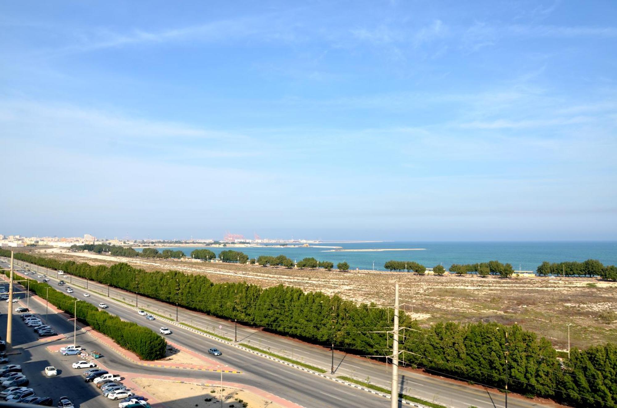 皇冠大厦酒店 Al Al Jubail 外观 照片