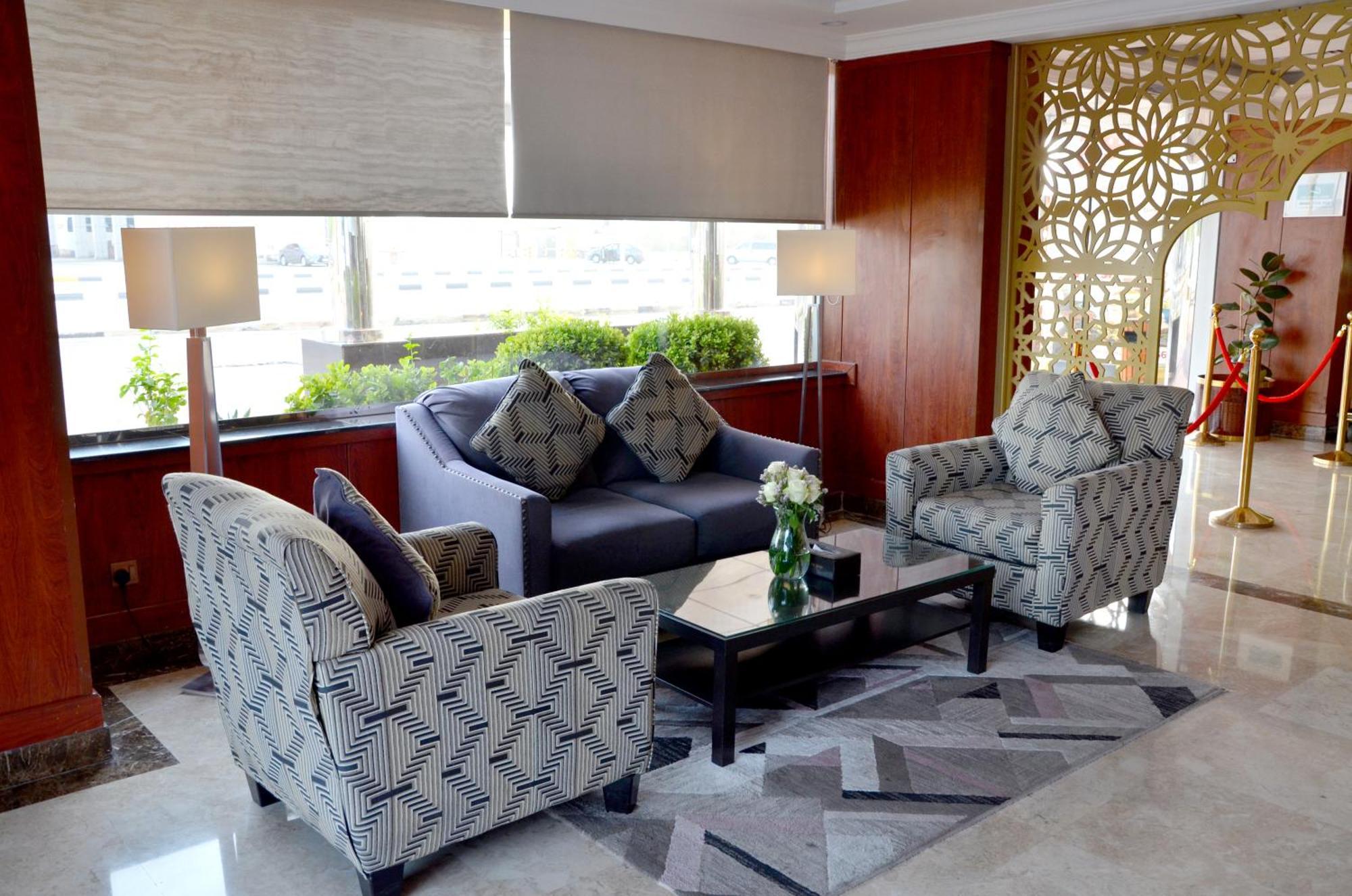 皇冠大厦酒店 Al Al Jubail 外观 照片